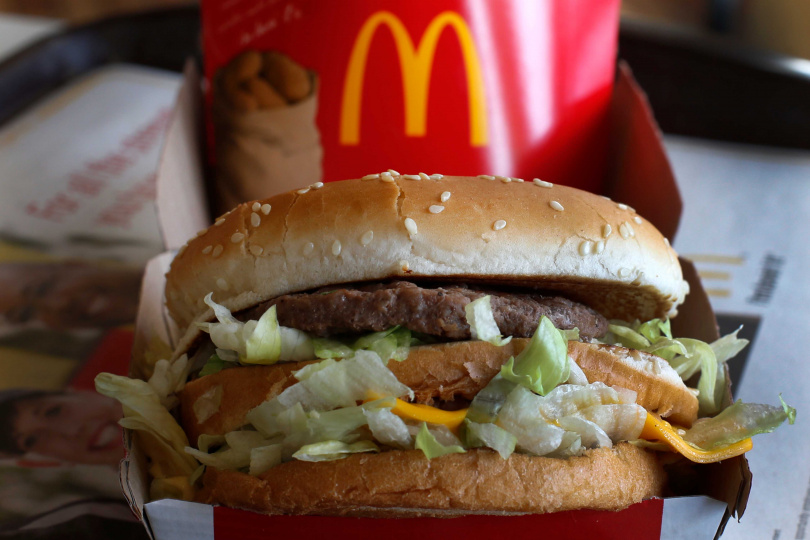 麥當勞的大麥克在全球都有販售，如今將推出更大更划算的大漢堡。（示意圖／達志／美聯社）